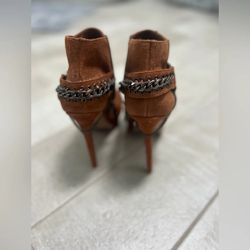 Jessica Simpson booties with chain detail - Picture 4 of 4